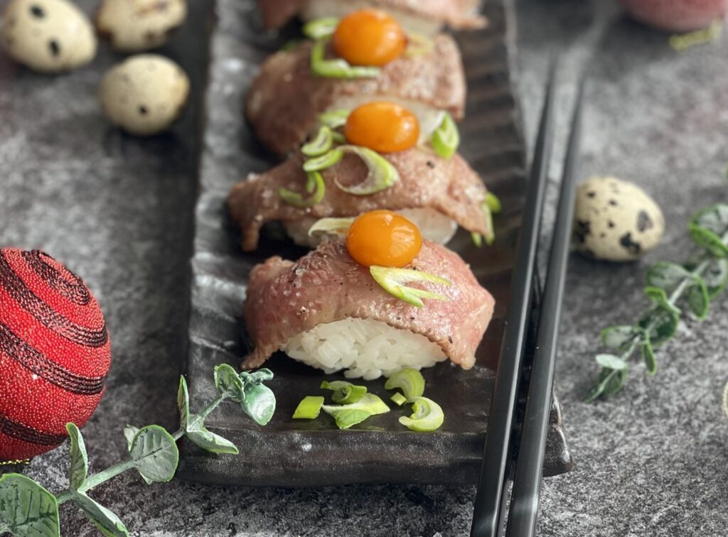 NIGIRI DE WAGYU CON YEMA  CURADA