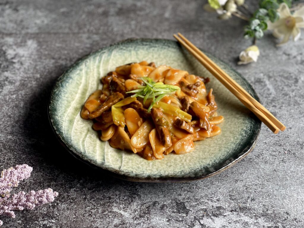 RICE CAKE CON TERNERA Y CEBOLLETA